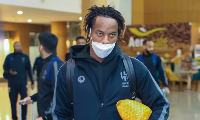 André Carrillo con Al Hilal llegó a Marruecos para disputar el Mundial