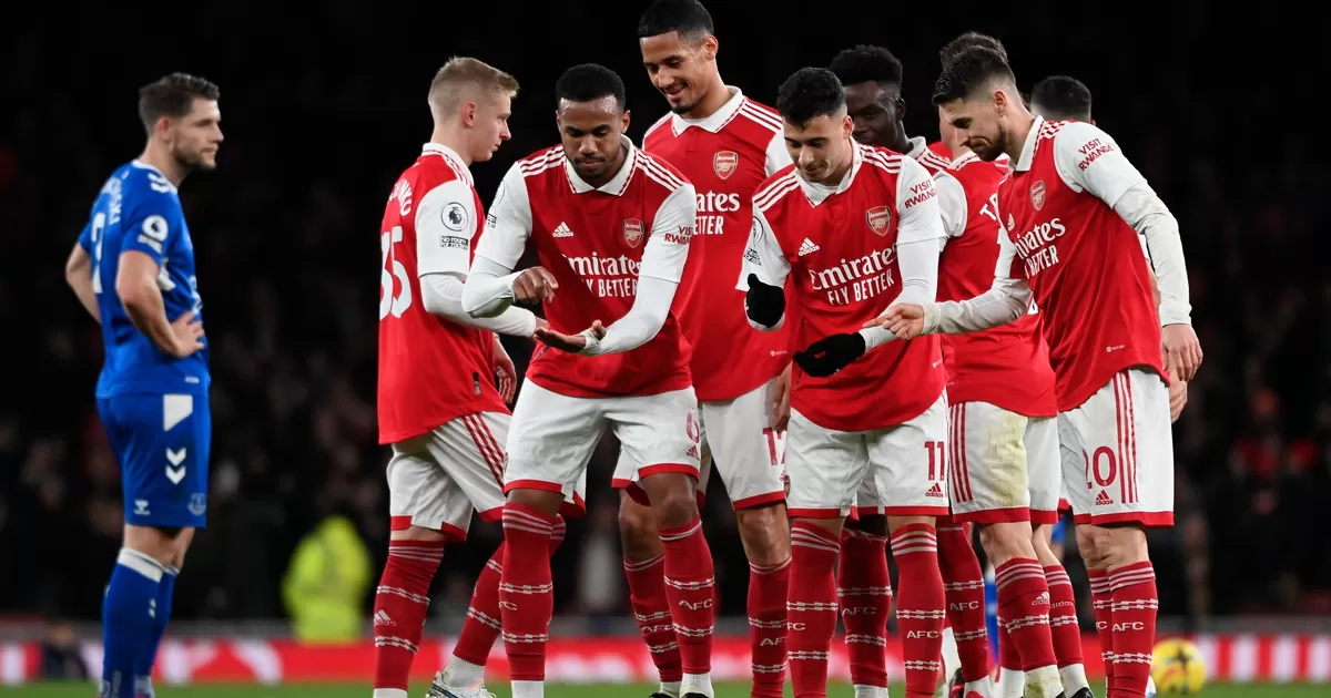 Arsenal goleó 4-0 al Everton y se afianza en el liderato de la Premier League