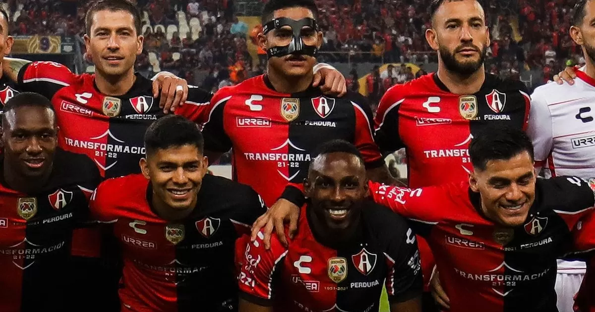 Atlas con Anderson Santamaría goleó 3-0 a Tigres en la ida de semifinales en México