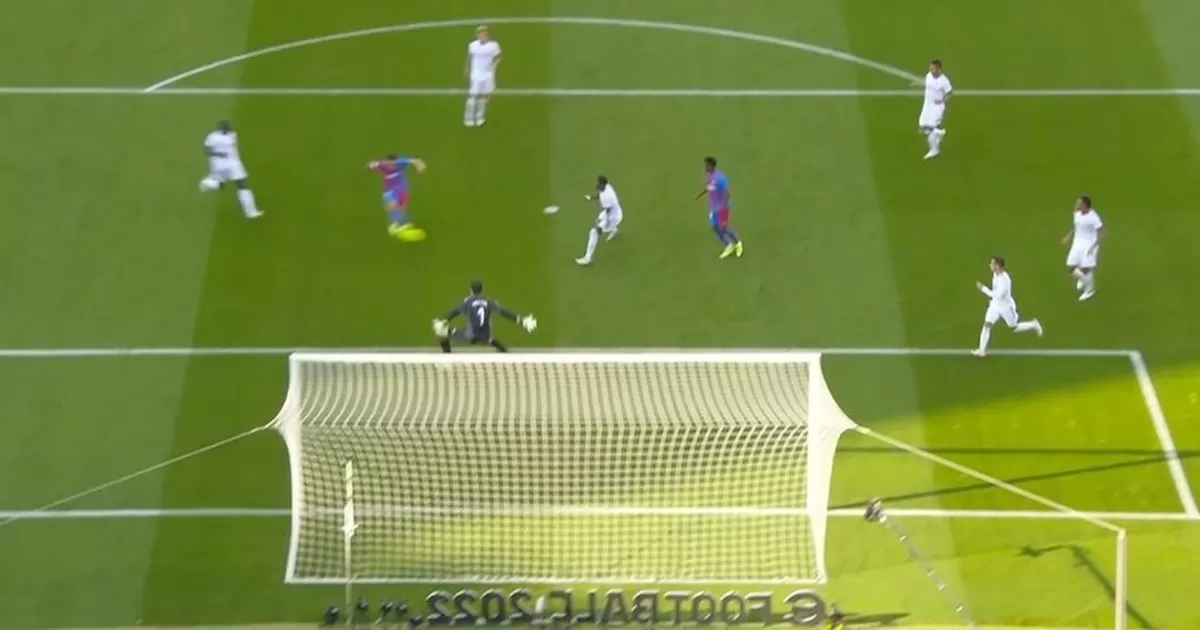 Barcelona vs. Real Madrid: Sergiño Dest missed an incredible goal opportunity.