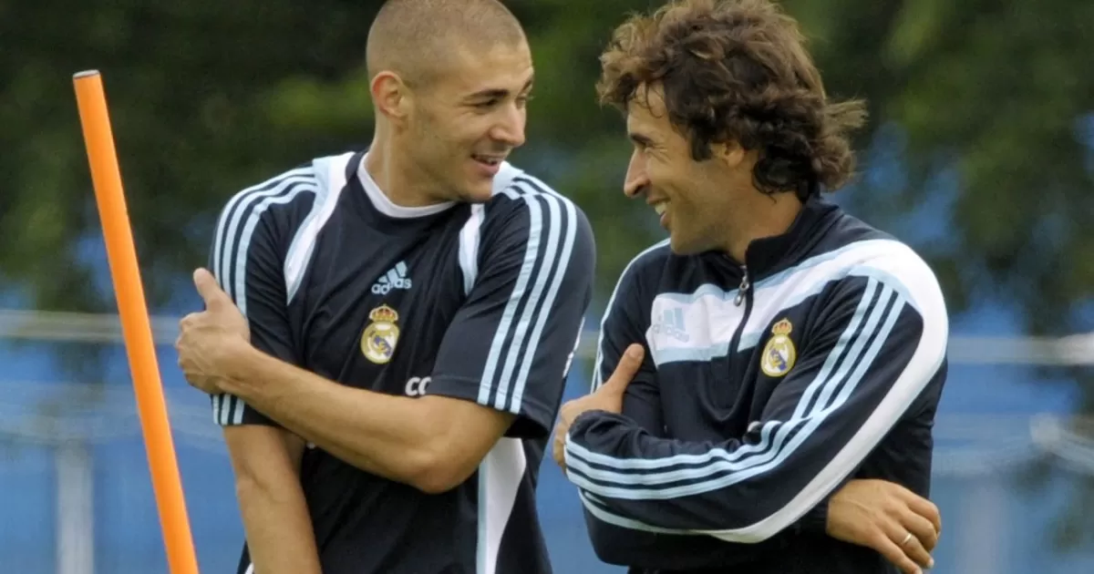 Benzema equals Raúl as the second all-time top scorer of Real Madrid.