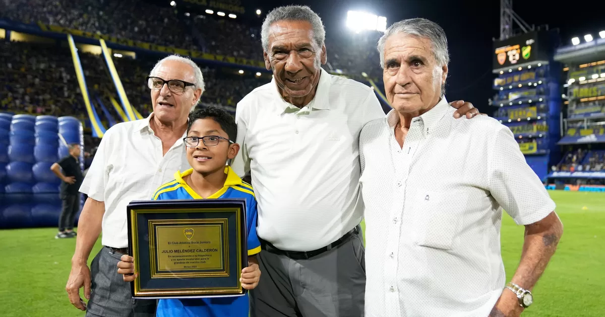 Boca Juniors paid tribute to Julio Meléndez at La Bombonera.