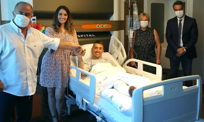 Fernando Muslera Es Operado Con Xito Tras Fractura De Tibia Y Peron