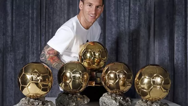 Lionel Messi Pos Con Sus Cinco Balones De Oro Am Rica Deportes