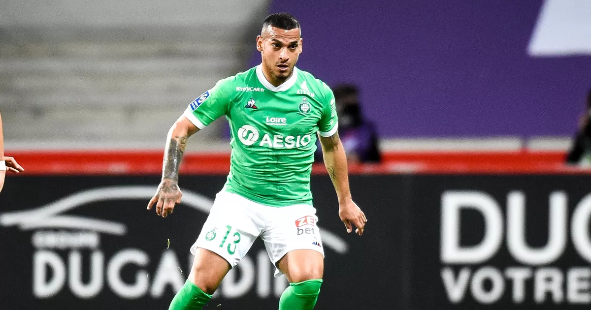 Con Trauco, Saint-Étienne empató 1-1 ante Auxerre y se jugará la permanencia en casa