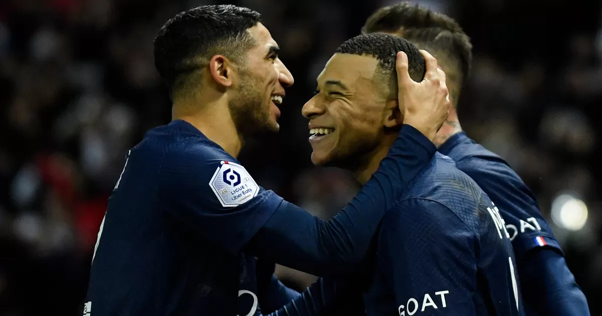 Con Neymar expulsado y un agónico gol de Mbappé el PSG gana encuentro al Estrasburgo