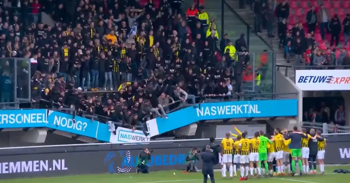 Países Bajos: Colapsó tribuna del estadio del NEC Nijmegen en festejo del Vitesse