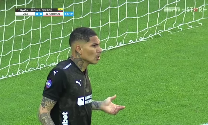 Paolo Guerrero falló increíble gol con LDU de Quito ante El Nacional