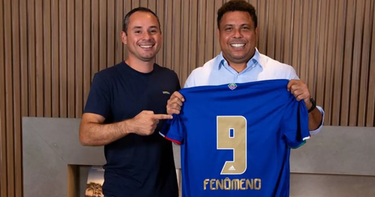 Ronaldo firma contrato que lo conviertió en dueño oficial del Cruzeiro