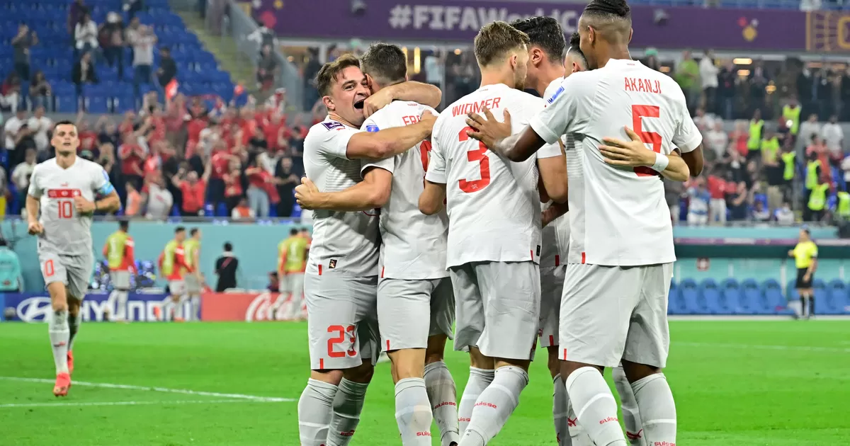 Suiza derrotó 3-2 a Serbia y clasificó a octavos de Qatar 2022