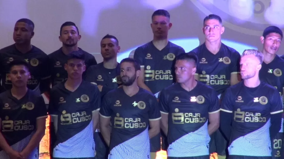 Cusco Fc Present Su Camiseta Y Su Nuevo Escudo Para La Temporada