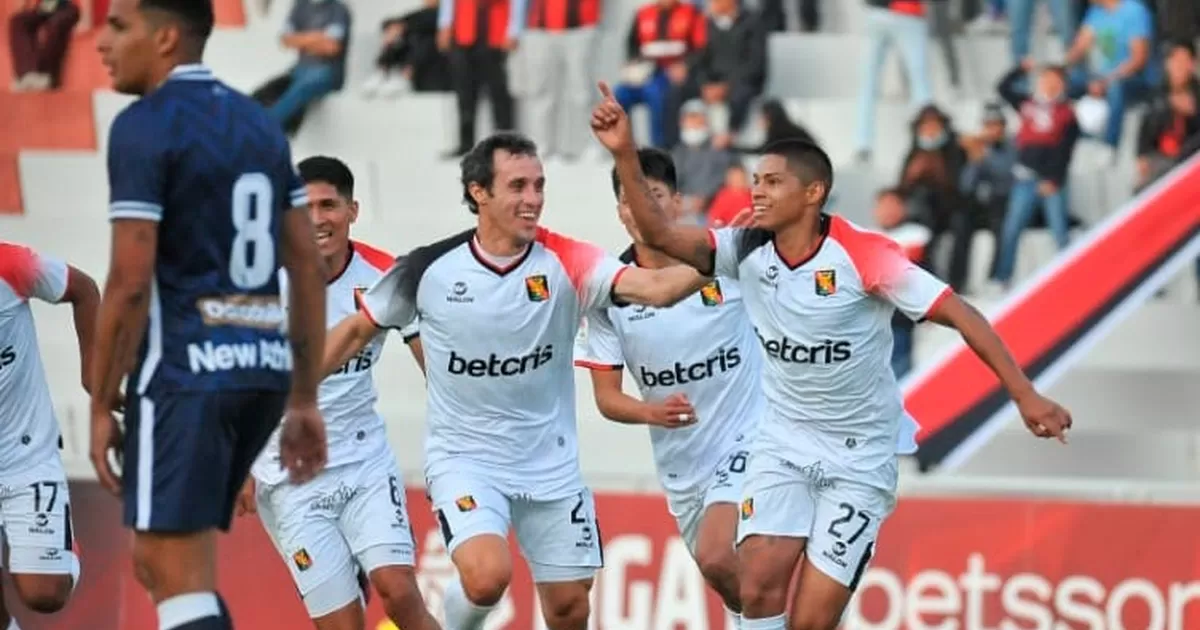 Melgar derrotó 1-0 a Cienciano con un golazo de Kevin Quevedo en el 'Clásico del Sur'
