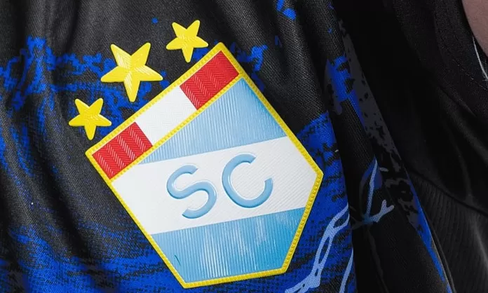 Sporting Cristal Dio A Conocer Nueva Indumentaria Por El D A De La