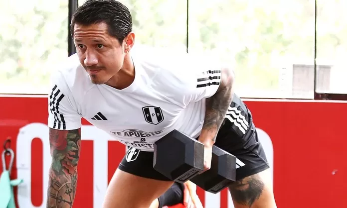 Selecci N Peruana Le Dio As La Bienvenida A Gianluca Lapadula