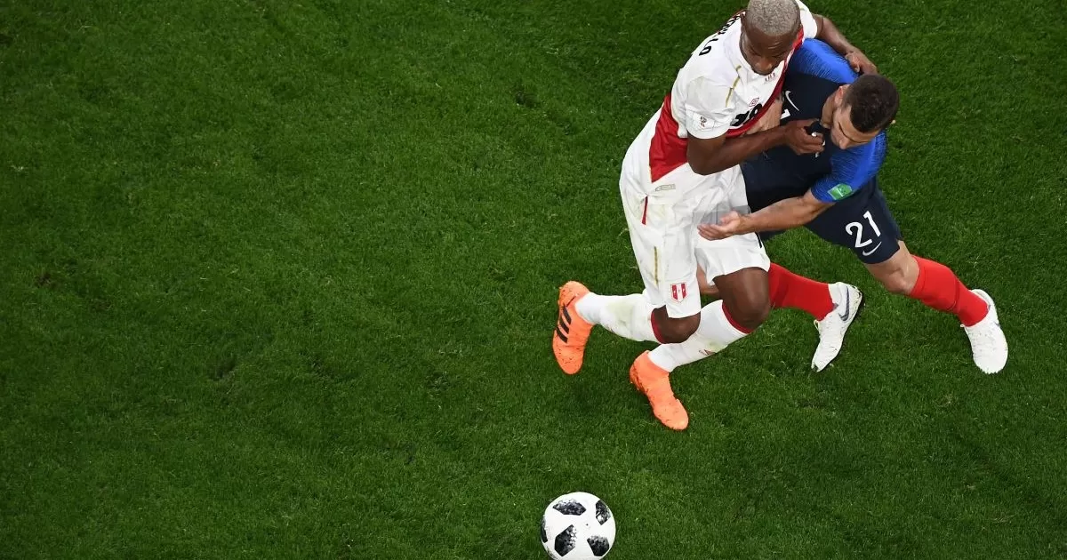 FIFA recuerda cuando André Carrillo burló la marca de Hernandez y Matuidi en Rusia 2018
