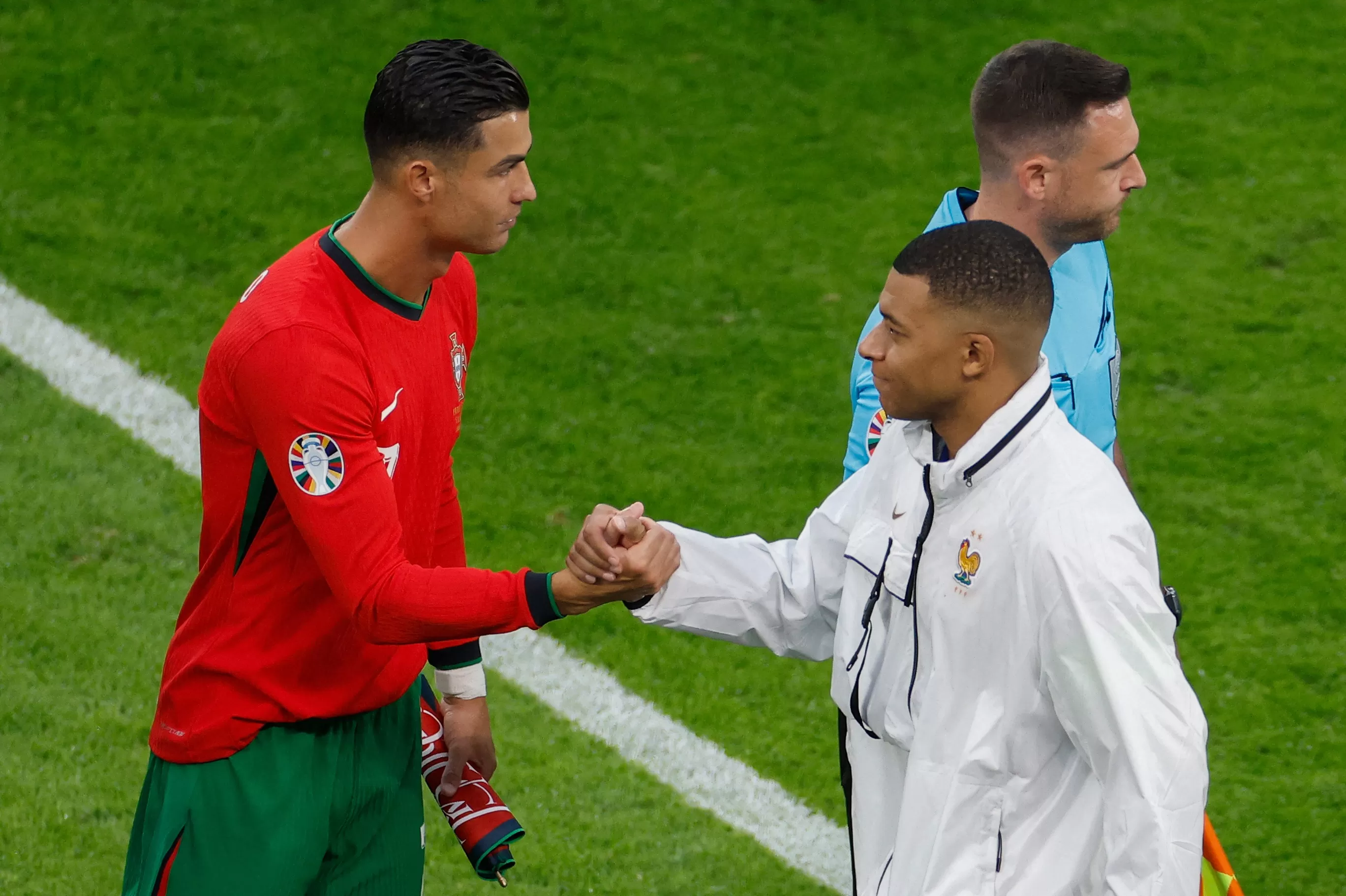 Kylian Mbappé y Cristiano Ronaldo / Foto: AFP