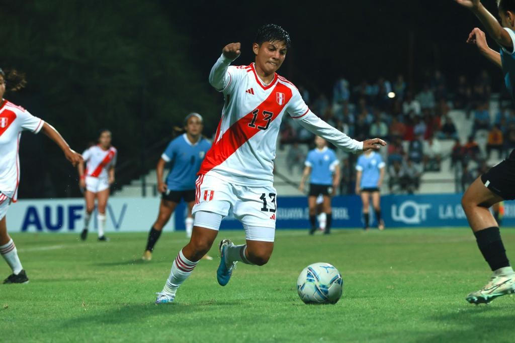 Uruguay goleó 6-1 a Perú en fútbol femenino