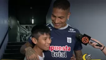 Paolo Guerrero sorprende a niño que dibujó el álbum del mundial