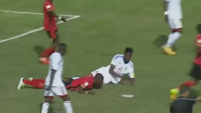 Brutal choque de cabezas en partido de eliminatorias africanas