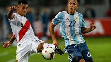 Miguel Trauco y Paulo Dybala.