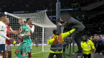 Aaron Ramsdale recibió manotazo de Richarlison y una patada de hincha del Tottenham