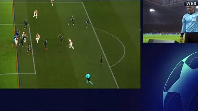 La pol&amp;eacute;mica del primer tiempo del Ajax-Real Madrid. | Foto: Captura de video.