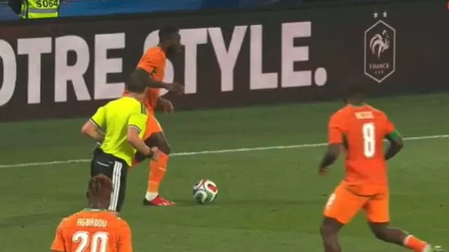 El insólito blooper de Kessié contra el árbitro en amistoso previo al Mundial. (Video: ESPN)