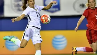 Alex Morgan burló a rival con 'sombrerito' y marcó golazo a Alemania