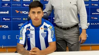 Alexander Lecaros fue presentado en su nuevo equipo Avaí de la Serie B de Brasil 