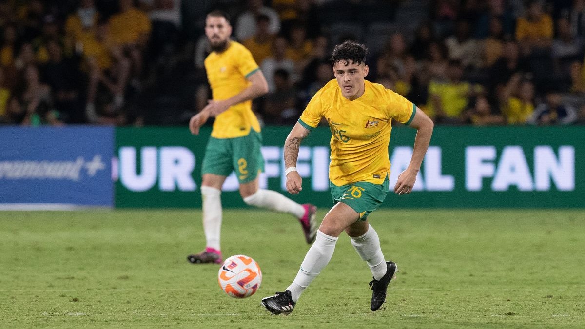 Alexander Robertson debutó con Australia en triunfo 3-1 sobre Ecuador
