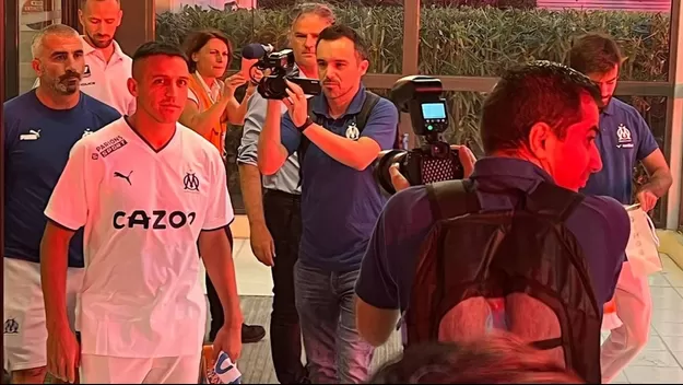 Alexis Sánchez: Locura en Marsella con la llegada del chileno