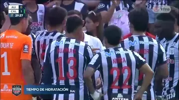 ¡El cooling break llegó al Perú! Así se vivió en el Alianza Lima vs. Deportivo Cali la pausa de hidratación