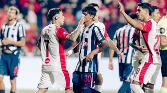 En su primer amistoso del 2026, Alianza Lima se dejó voltear el marcador y cayó en el torneo de clubes. | Disney+