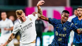 Pedro Aquino presente en el amistoso internacional. | Video: América Televisión (Fuente: TUDN)