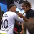 El curioso saludo que se dieron André Carrillo y Neymar en Brasil