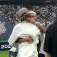 André Carrillo y Neymar se confundieron en un abrazo previo al Santos vs Corinthians