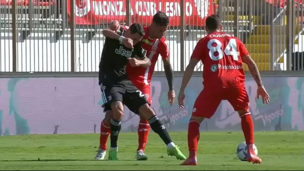 Ángel Di María suspendido dos fechas en Italia tras roja por codazo a rival