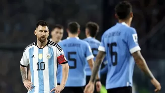 Argentina cayó 2-0 ante Uruguay y por primera vez perdió como campeón del mundo
