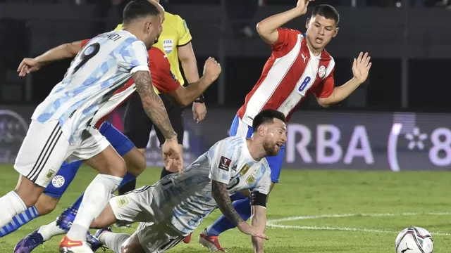 Argentina no pudo con Paraguay en Asunción. | Foto: AFP
