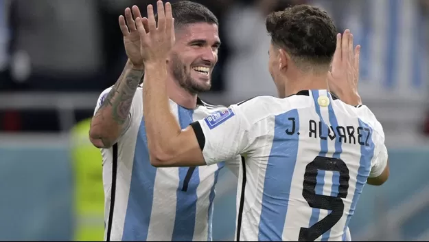 Argentina vs. Australia: De Paul forzó el error de Ryan y Álvarez marcó el 2-0