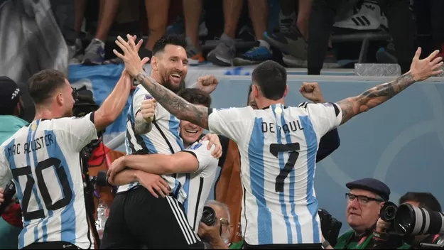 Argentina venció 2-1 a Australia y enfrentará a Países Bajos en cuartos de Qatar 2022