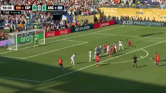 Lamine Yamal lanzó potente disparo y el 'Dibu' Martínez evitó el 1-0 de España vs Argentina