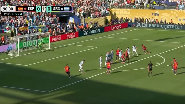 Lamine Yamal remató con calidad a través de un tiro libre y el 'Dibu' Martínez evitó 1-0 de España vs Argentina / Fuente: América TV