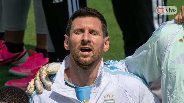Lionel Messi se vio muy conmovido al cantar himno de Argentina previo a la final ante España por Mundial 2026 / Fuente: América TV