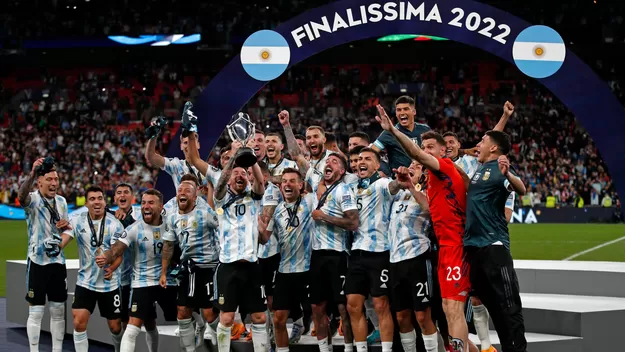 Argentina goleó 3-0 a Italia y se quedó con la Finalissima en Wembley