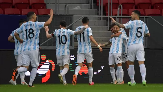 A los 10 minutos llegó el gol de Argentina | Foto: AFP.