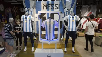 Argentinos agotan en tiempo record la preventa de la camiseta con las tres estrellas