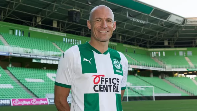 Arjen Robben anunció su regreso al fútbol profesional con el Groningen