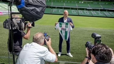 El jugador de Bayern Munich y Real Madrid hizo oficial su regreso al fútbol. | Foto: Groningen