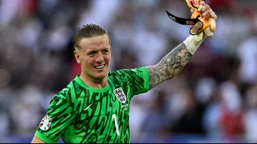 Jordan Pickford celebra la clasificación de Inglaterra a las semifinales de la Eurocopa / Foto: AFP